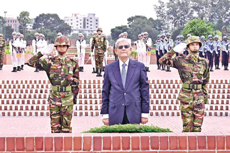 大統領が解放戦争の殉教者たちに敬意を表す