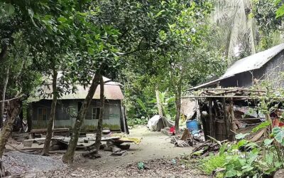 バドホン襲撃事件：追放されたチャトラリーグ指導者の家族が家を出る