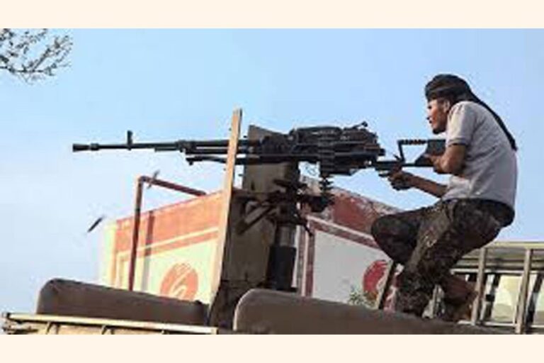 フーシ派は、サウジアラビア軍が複数の地域で30回以上の空爆を行ったと報告した。