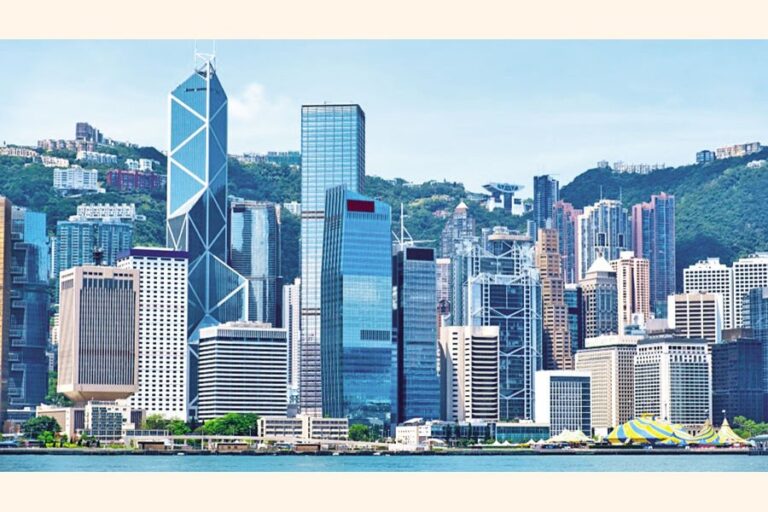 香港はIPOブームによる金融ハブの復活で優秀な人材を引きつけている。