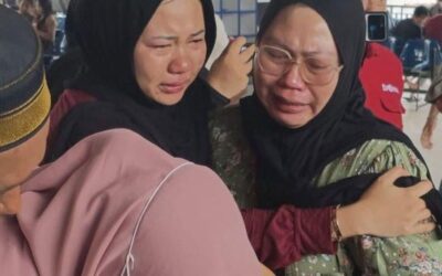 ジャワ島沖でフェリーが転覆、6人死亡、130人行方不明