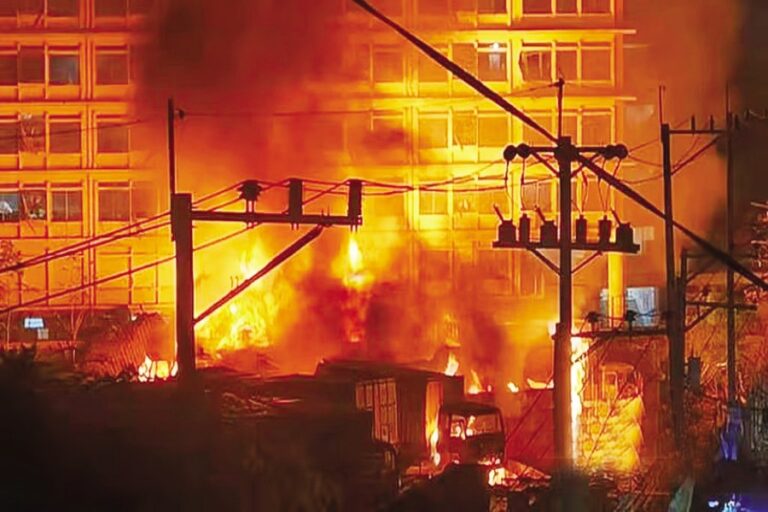 アシュリア工場でCNGガスボンベが爆発、7人死亡、24人負傷