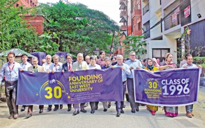 EWUは創立30周年を祝う