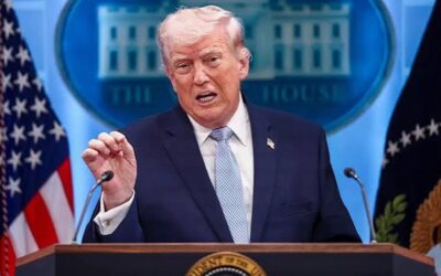 トランプ大統領、米中間選挙前のイランへの新たな攻撃を否定