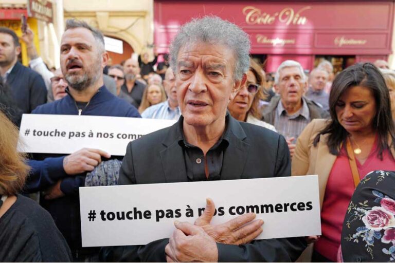 フランス首相、政府が騒乱への対応に苦慮する中、地域限定の夜間外出禁止令を提案