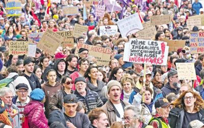 フランスで数百件の抗議デモが発生