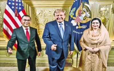 タリク首相はニューヨークでの夕食会でトランプ氏と撮った写真を公開した。